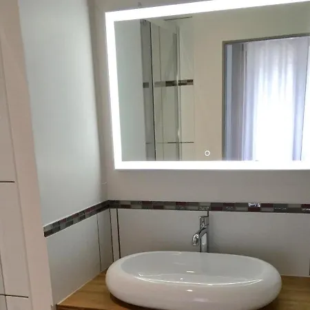 Les écrins - With Jacuzzi Affittacamere Orbey