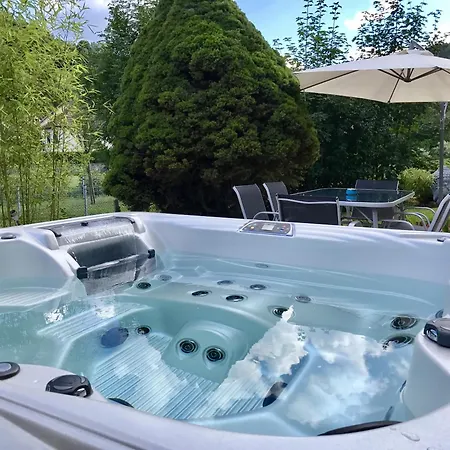 Les écrins - With Jacuzzi Affittacamere Orbey